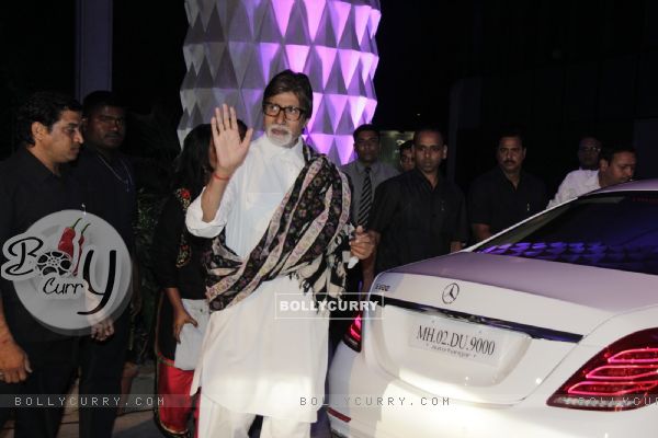 Amitabh Bachchan was at Smita Thackerey's Son's Wedding Reception