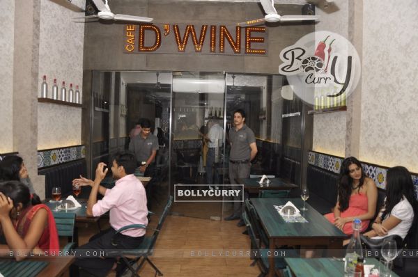 Celebs snapped at Cafe D'WINE