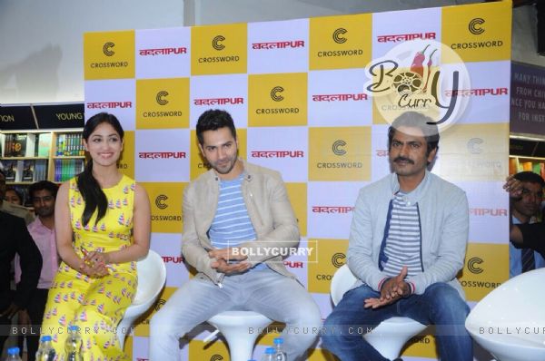 Team promotes Badlapur at the Launch of the Biggest Crossword Bookstore (356061)