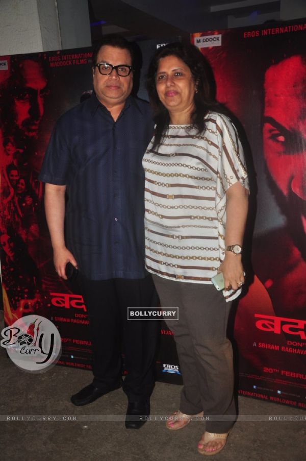 Ramesh Taurani poses with wife at the Special Screening of Badlapur (356172)