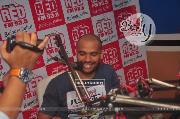 Neil Bhoopalam interacts with listeners at the Promotions of NH10 at Red FM (356317)