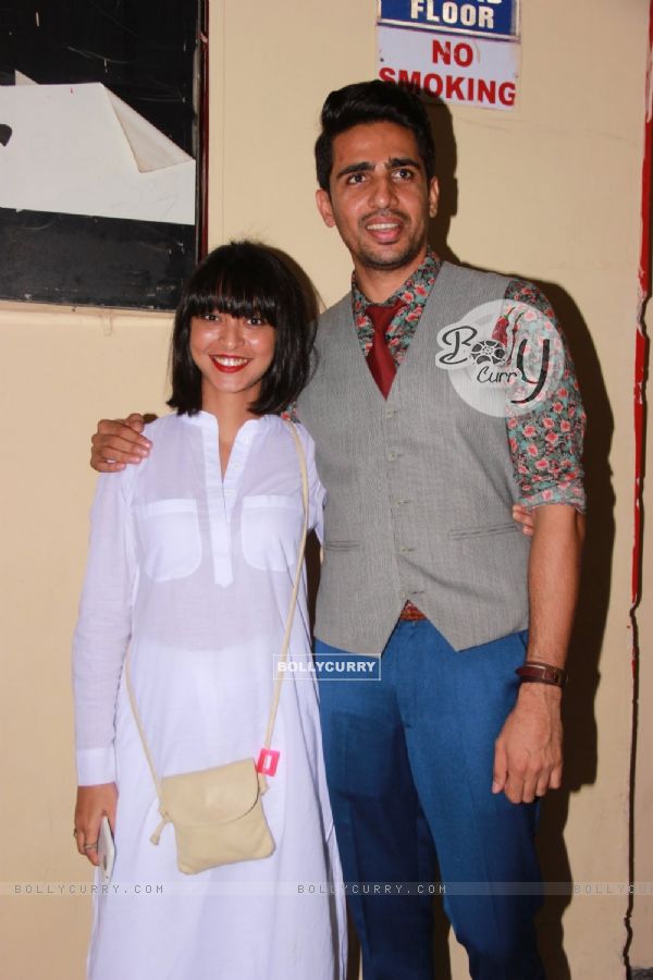 Gulshan Devaiah poses with a friend at the Special Screening of Badlapur (356333)