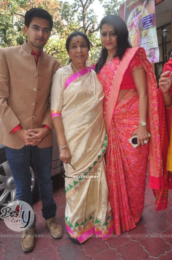 Asha Bhosle was at Dr. Veen Amundra's Album Launch