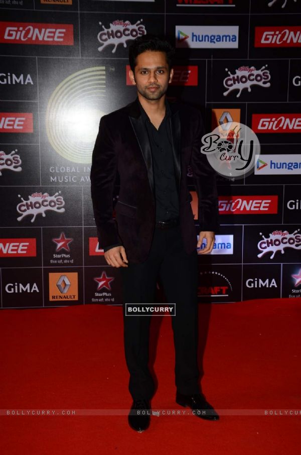 Rahul Vaidya poses for the media at GIMA Awards 2015