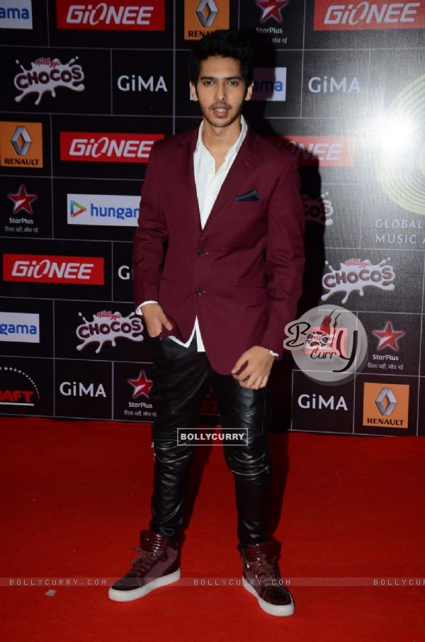 Armaan Malik poses for the media at GIMA Awards 2015