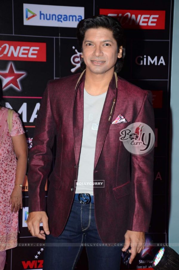 Shaan poses for the media at GIMA Awards 2015