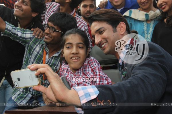 Sushant Singh Rajput clicks a selfie with a special fan at the Fashion Show (357058)
