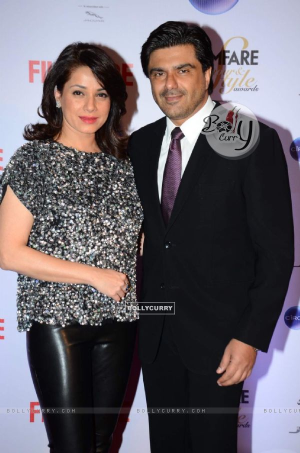 Sameer Soni and Neelam Kothari pose for the media at Filmfare Glamour and Style Awards