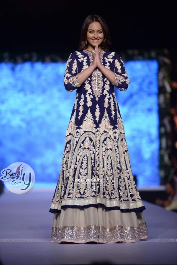Sonakshi Sinha walks the ramp at Fevicol Caring With Style