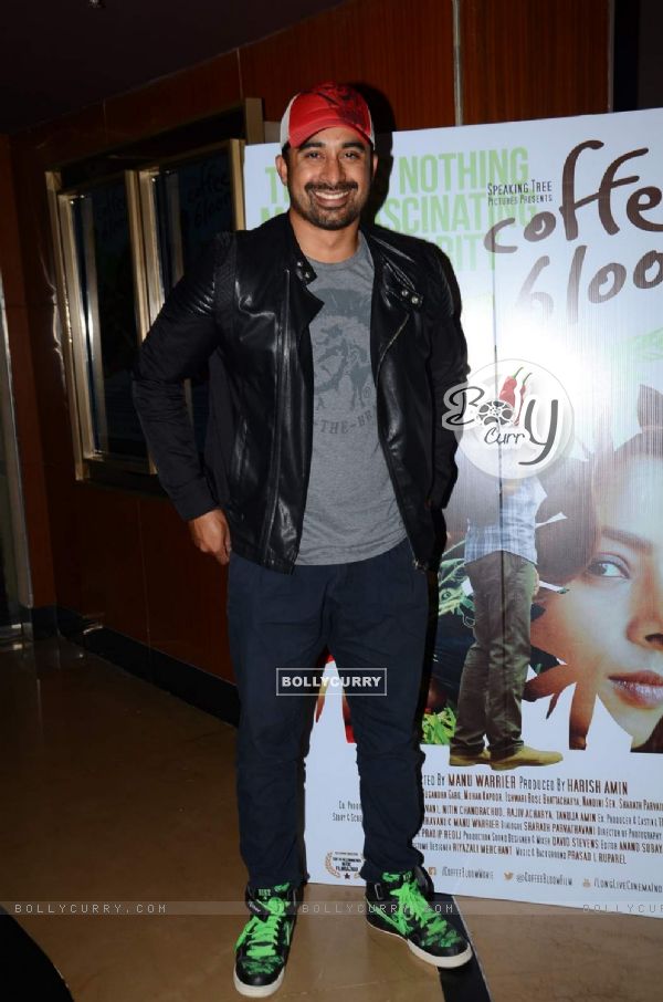 Rannvijay Singh poses for the media at the Premier of Coffee Bloom (358167)