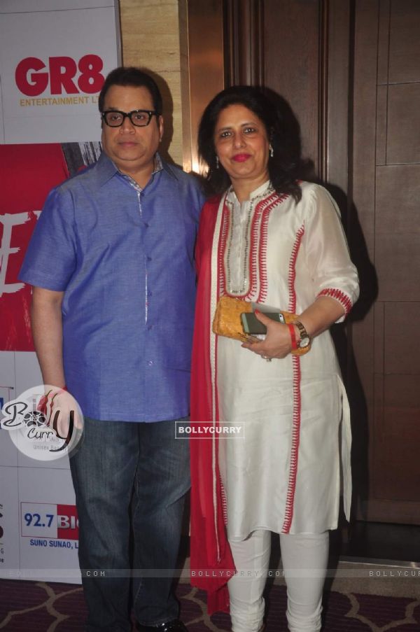 Ramesh Taurani poses with wife at GR8 Beti Bash