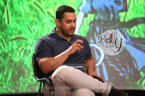 Aamir Khan interacts with the audience at Women's Day Special Show 'Beti BACHAO Beti PADHAO'