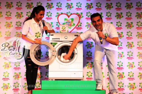 Arbaaz Khan and Malaika Arora Khan share their laundry tips at the Launch of Ariel 'His & Her' Pack