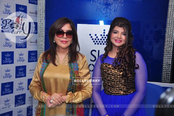 Zeenat Aman launches Skin Lounge in Mumbai