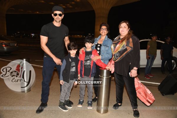 Hrithik Roshan poses with Family at the Airport while leaving for a family trip at Maldives
