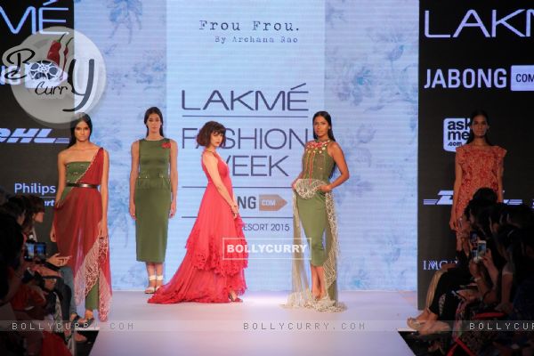 Aditi Rao Hydari walks the ramp for Archana Rao at the Lakme Fashion Week 2015 Day 1