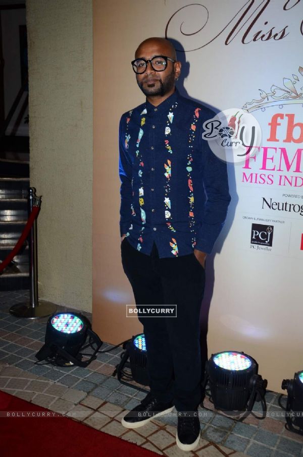 Benny Dayal poses for the media at Femina Miss India 2015 Bash