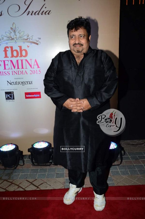 Neeraj Vora poses for the media at Femina Miss India 2015 Bash