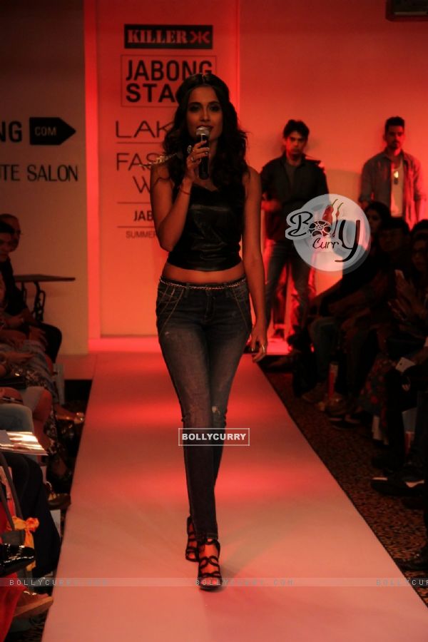 Sarah Jane Dias walks the ramp for Killer Easies at the Lakme Fashion Week 2015 Day 2