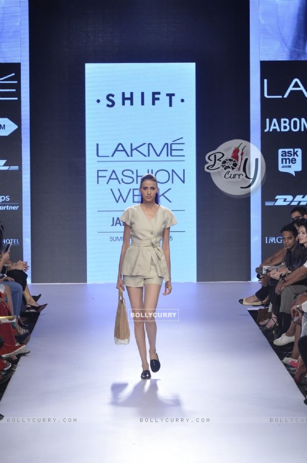 Alesia Raut walks for Shift at Lakme Fashion Week 2015 Day 3