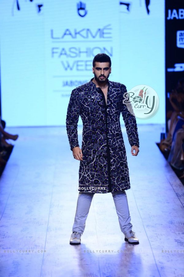 Arjun Kapoor walks for Kunal Rawal at Lakme Fashion Week 2015 Day 4