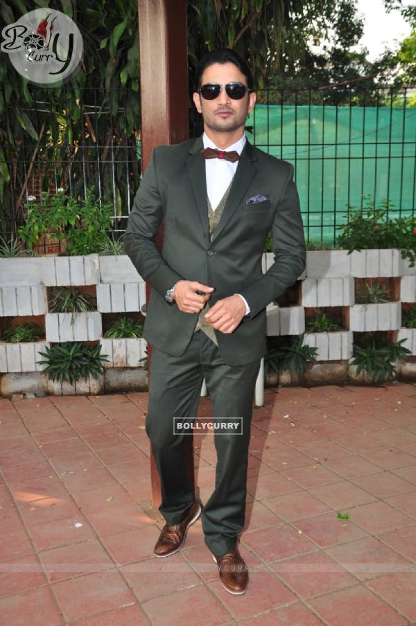 Sushant Singh Rajput poses for the media at the Derby (359929)