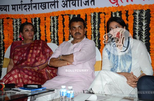 Shabana Azmi with Priya Dutta at a Political Event