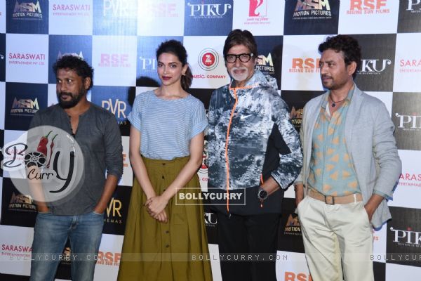 Team poses for the media at the Trailer Launch of Piku