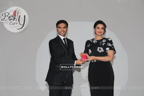 Parineeti Chopra receives a memento at the Launch of Stylori Online Jewelry Store
