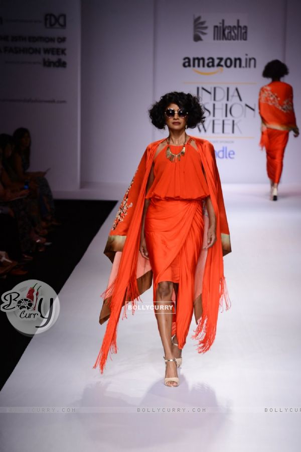 Carol Gracias walks for Nikasha at Amazon India Fashion Week 2015 Day 1