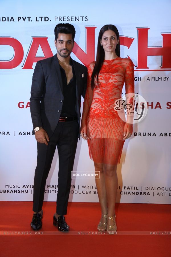 Gautam Gulati and Bruna Abdullah pose for the media at the Poster Launch of Udanchhoo (360624)