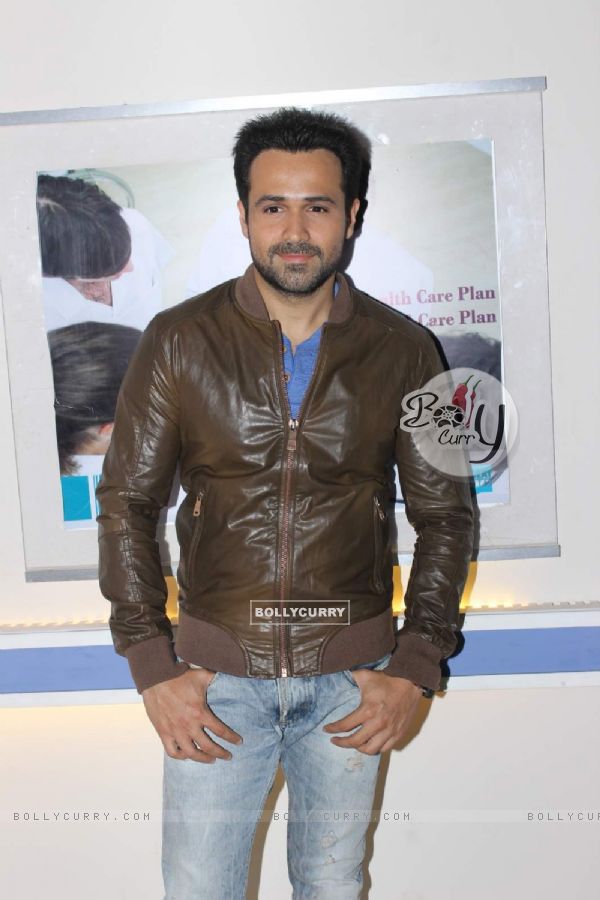 Emraan Hashmi poses for the media at the Promotions of Mr. X on Zindagi Wins (360768)