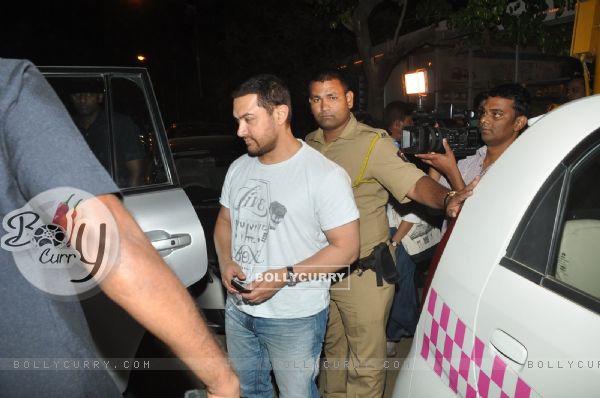 Aamir Khan's dinner out with his Family and Kids