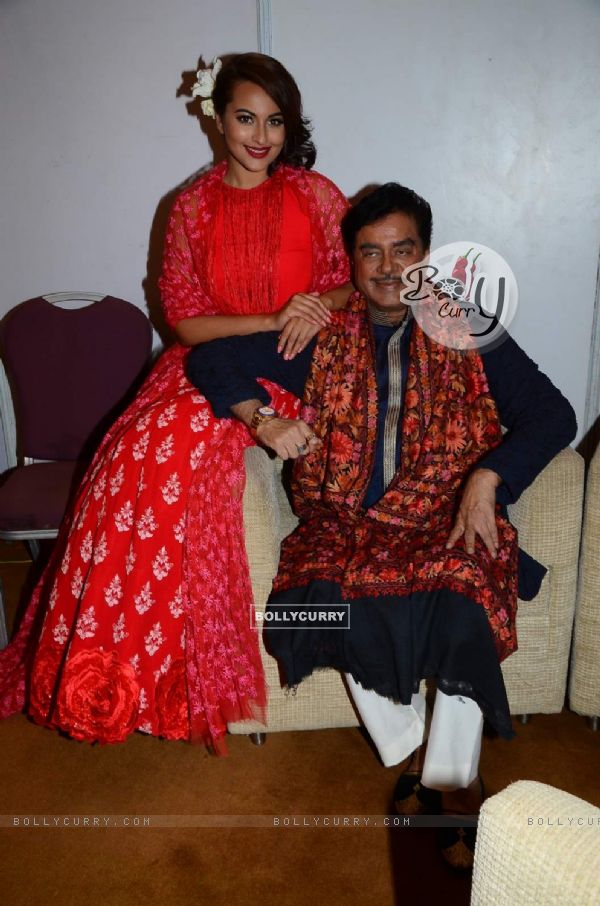 Shatrughan ans Sonakshi Sinha at 'Mijwan-The Legacy' a Fashion Show in Support of the Mijwan Welfare