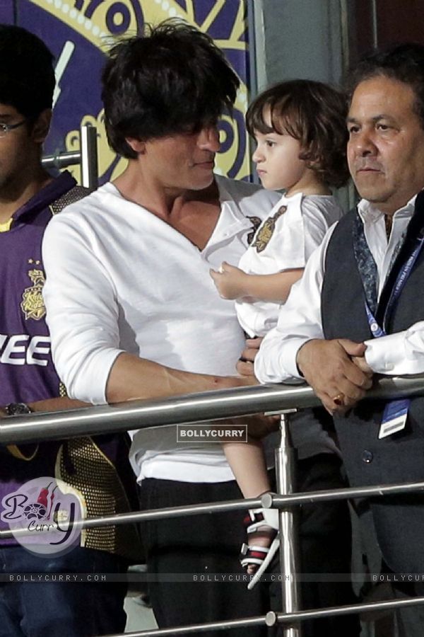 Shah Rukh Khan enjoying the 1st match of KKR along with Son AbRam