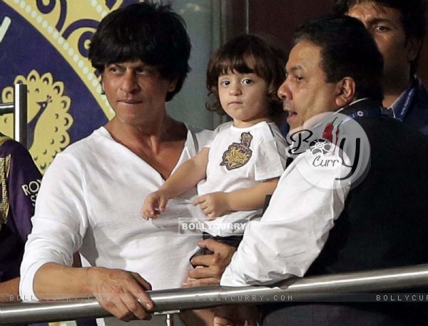 Shah Rukh Khan snapped with Son AbRam copying his Dad at the 1st Match of KKR