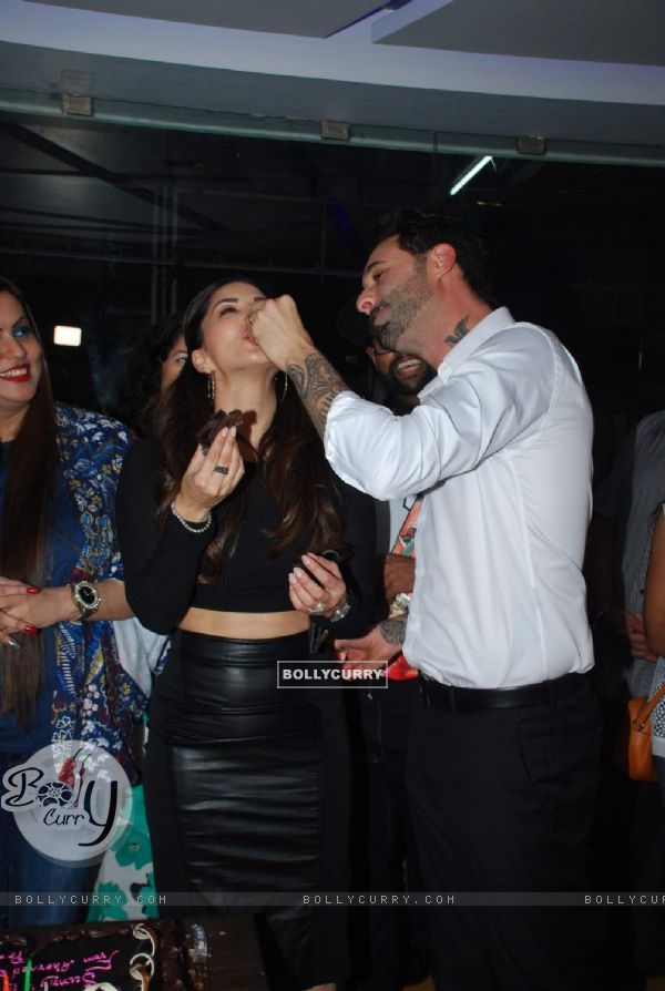 Sunny Leone sharing moment with Daniel Weber at the Special Screening of Ek Paheli Leela (361441)