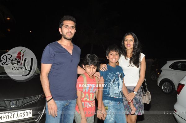 Ritesh Sidhwani Snapped with his family at First Look Preview of Dil Dhadakne Do (361608)