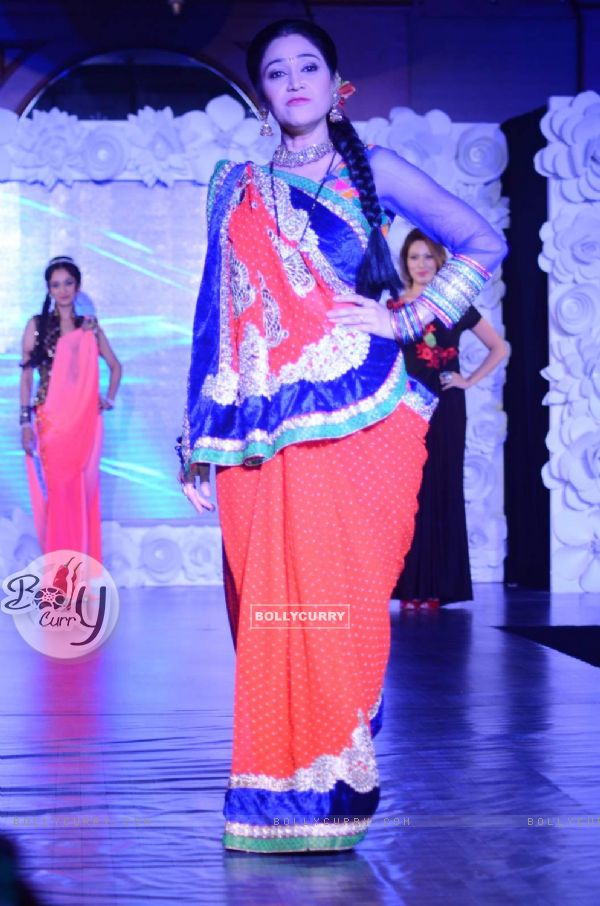 Disha Wakhani at The Beti Fashion Show 2015