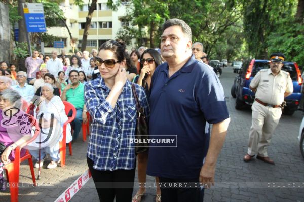 Rishi Kapoor with Neelam Kothari Protest Against the BMC