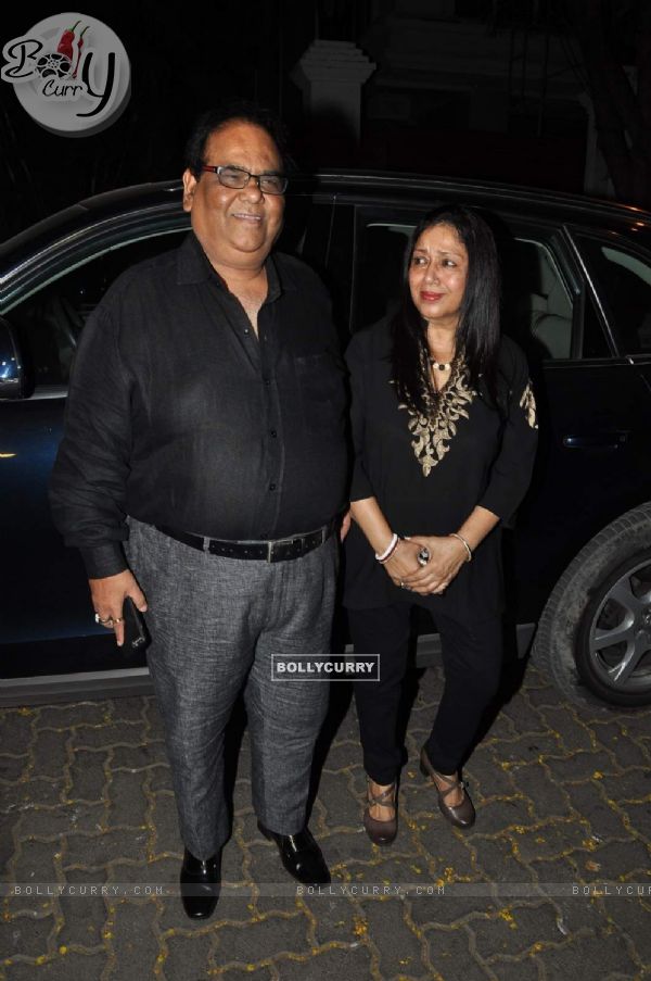 Satish Kaushik with his Wife at Special Screening of Dil Dhadakne Do's Trailer (361901)