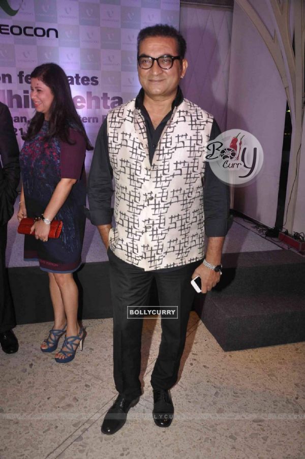 Abhijeet Bhattacharya poses for the media at Videocon Bash