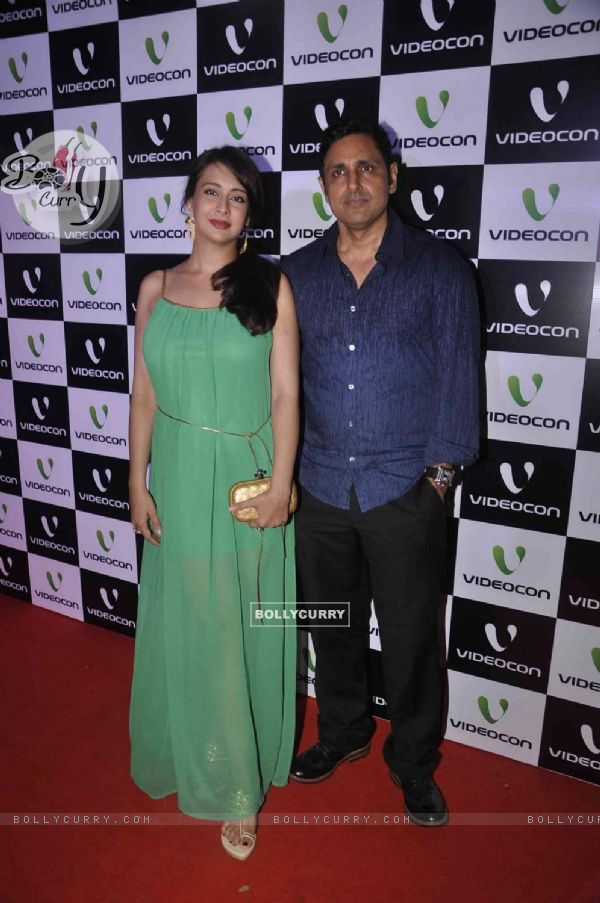 Preeti Jhangiani and Parvin Dabas pose for the media at Videocon Bash