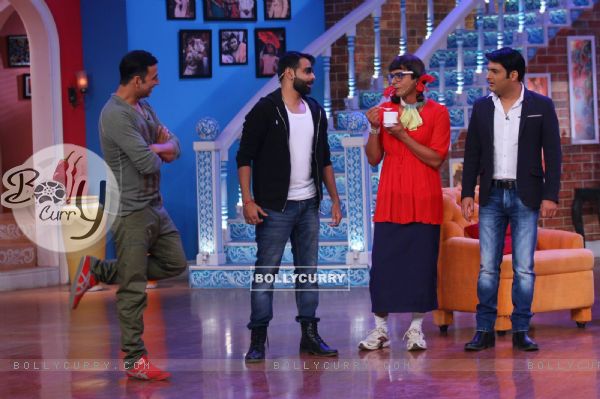 Promotions of Gabbar Is Back on Comedy Nights with Kapil (362999)