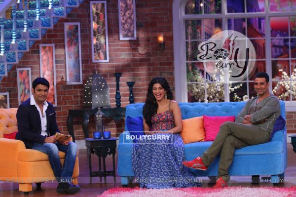 Promotions of Gabbar Is Back on Comedy Nights with Kapil (363004)
