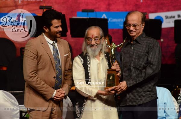 Anil Kapoor and Dilip Prabhawalkar at Dinanath Mangeshkar Award