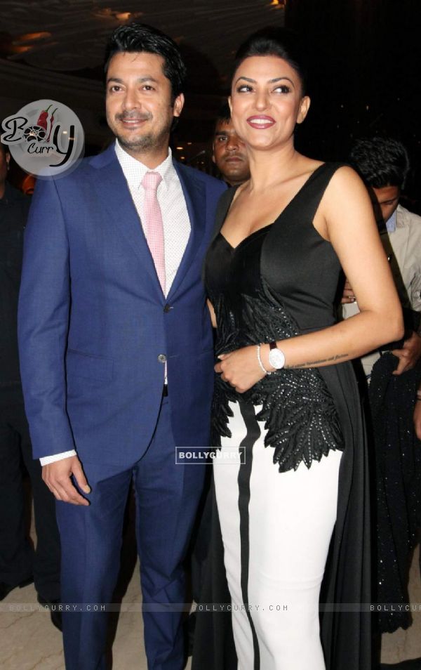Sushmita Sen with her Co Star Snapped at the Premiere of her Film Nirbaak in Kolkatta