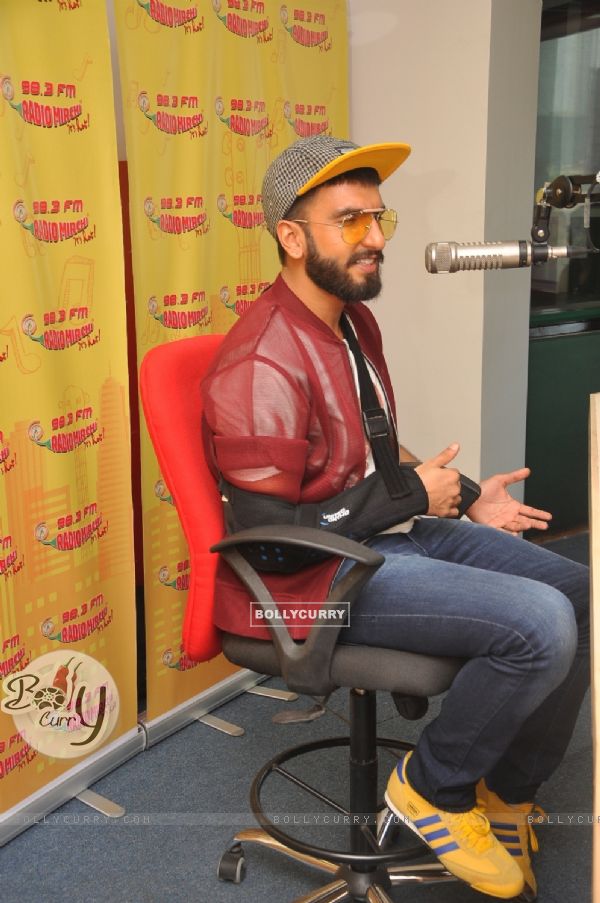 Ranveer Singh Promoting Dil Dhadakne Do at Radio Mirchi Studio
