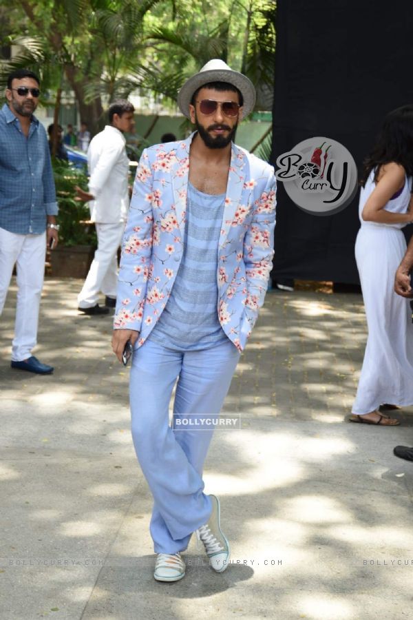 Ranveer Singh poses for the media at the Music Launch of Dil Dhadakne Do (363968)