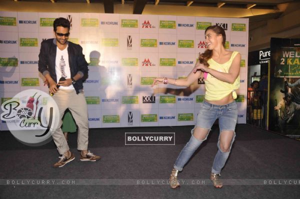 Jackky Bhagnani and Lauren Gottlieb shake a leg at the Promotions of Welcome To Karachi (363994)